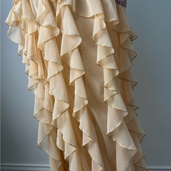 Garden Girl Elegant Strapless Floral Dress - Picture 3 of 7